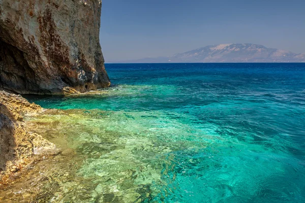 Grottes bleues avec vue sur la Céphalonie — Photo