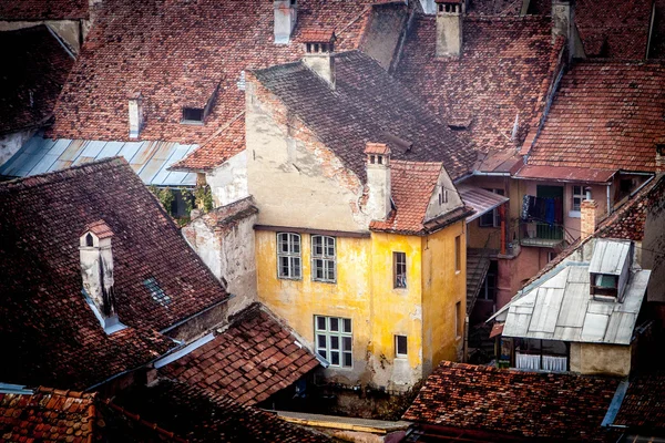 Oud huis uit sighisoara middeleeuwse stad, Europa - Roemenië — Stockfoto