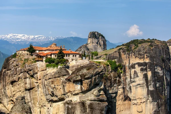 Meteora kloosters in trikala regio in de zomer, Griekenland. — Stockfoto