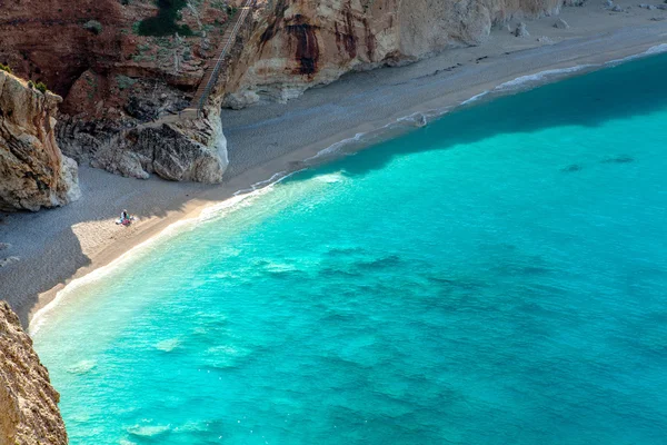 Praia de Porto Katsiki na ilha de Lefkada, Grécia — Fotografia de Stock