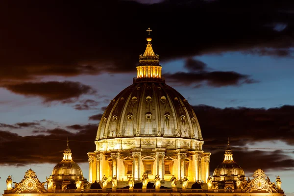 Saint peter's basilica dome — Stock Photo, Image