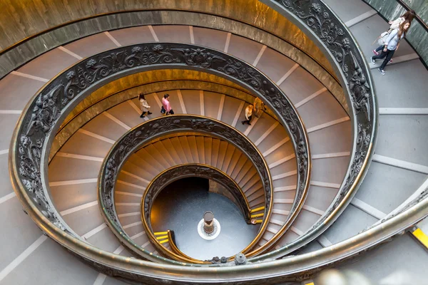 Escalera de Bramante, escaleras de salida de la Ciudad del Vaticano — Foto de Stock