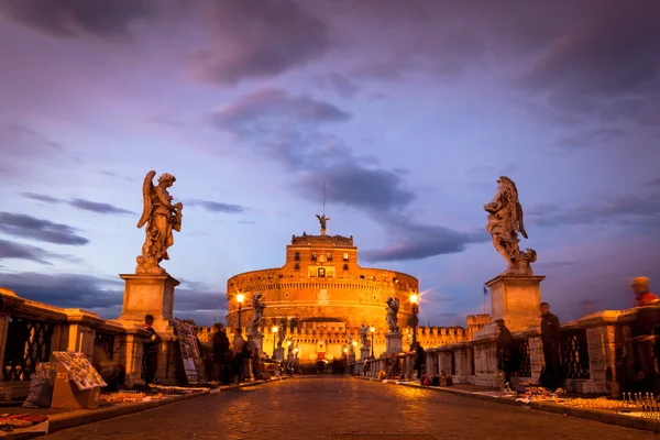 Vista del Castel Sant 'Angelo desde el puente Ponte Sant' Angelo, Ro —  Fotos de Stock