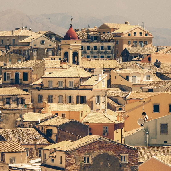 Uitzicht vanaf het kasteel naar corfu stad kerkyra in Griekenland vintage coa — Stockfoto