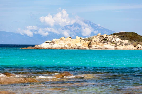 Karidi strand in vourvourou blick auf athos, sithonia, griechenland — Stockfoto