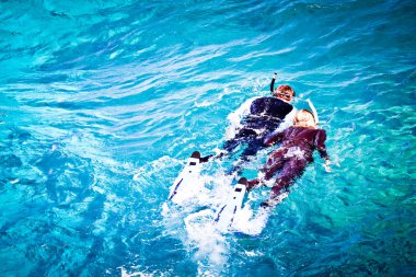 Büyük Set Resifi Avustralya üzerinde çift skorkelling