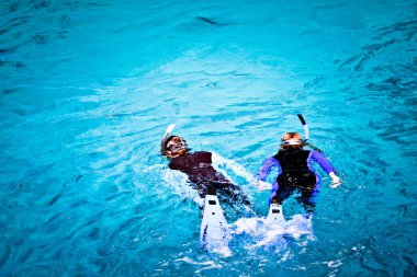 Büyük Set Resifi Avustralya üzerinde çift skorkelling