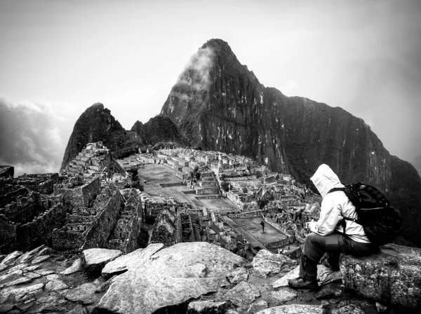 Machu picchu an einem bewölkten Tag — Stockfoto