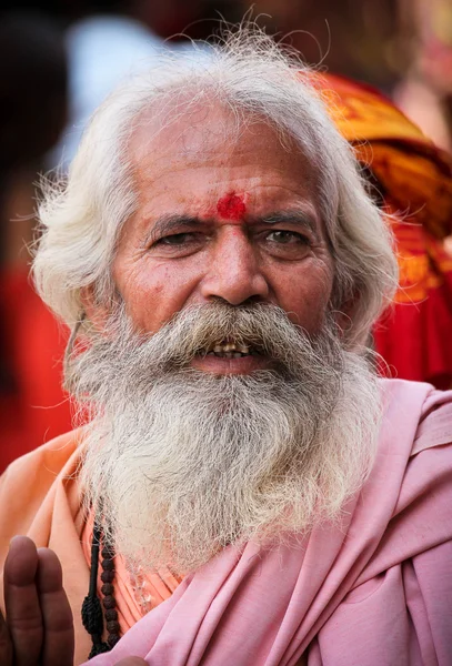 Uomo santo non identificato partecipa alla fiera di Pushkar — Foto Stock