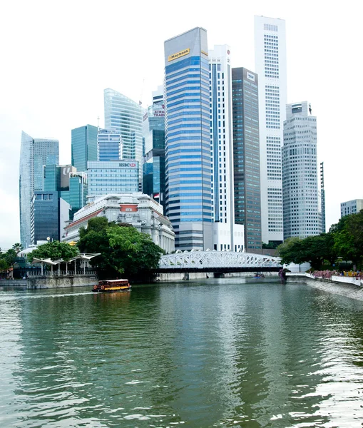 SINGAPORE-DEC 29: The Singapore skyline on Dec. 29, 2010. — Stock Photo, Image