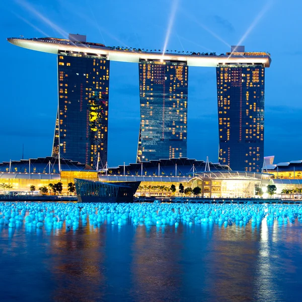 Singapore-Dec 29: The 6.3 biliion dollar (Us) Marina Bay Sands Hotel — Stockfoto