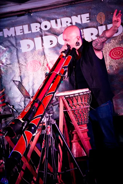 MELBOURN - MARCH 2: Ganga Giri at the Melbourne Digeridoo and Cultural Festival — Stock Photo, Image
