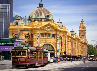 MELBOURNE, AUSTRALIA - OCTOBER 29: Iconic Flinders Street Station clipart