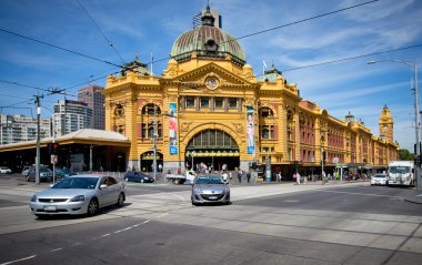 Melbourne, Avustralya - 29 Ekim: ikonik flinders sokak istasyonu