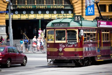 Melbourne, Avustralya - 29 Ekim: ikonik flinders sokak istasyonu