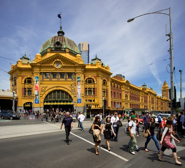 Melbourne, Australien - Oktober 29: ikoniska flinders street station — Stockfoto
