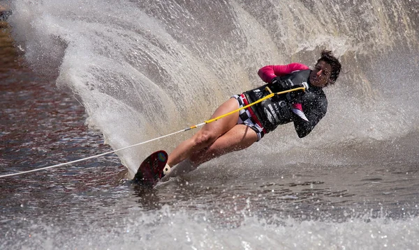 MELBOURNE, AUSTRALIA - MARCH 11: Anais Amade of France in the slalom event at the Moomba Masters — Stock Photo, Image