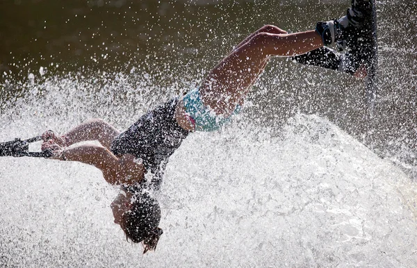 MELBOURNE, AUSTRALIA - 11 DE MARZO: Iris Cambray de Francia en el evento de trucos en el Moomba Masters — Foto de Stock