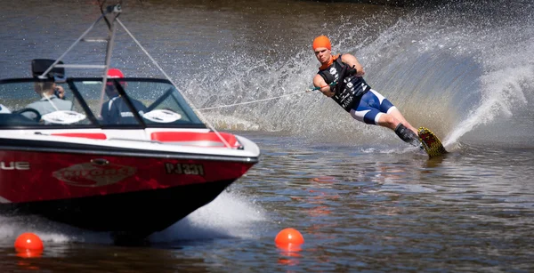 MELBOURNE, AUSTRALIA - MARCH 12:Corey Humburg of the USA in the slalom event at the Moomba Masters — Stock Photo, Image