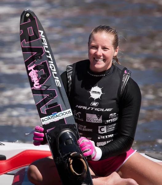 MELBOURNE, AUSTRALIA - 12 DE MARZO: Whitney Mcclintock de Canadá gana el evento de slalom en el Moomba Masters — Foto de Stock