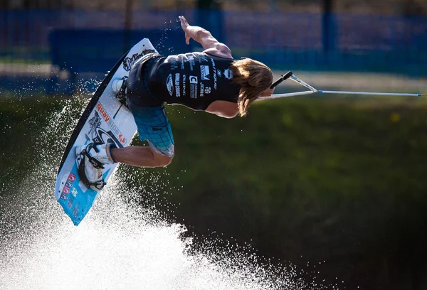 MELBOURNE, AUSTRALIA - MARCH 12: Sam Carne in the wakeboard event at the Moomba Masters — Stock Photo, Image