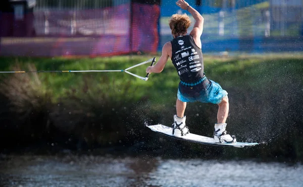 MELBOURNE, AUTRICHE - 12 MARS : Sam Carne au wakeboard au Moomba Masters — Photo