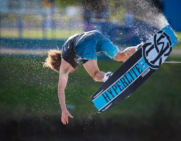 Melbourne, Australië - 12 maart: sam carne in de wakeboard gebeurtenis op de moomba masters — Stockfoto