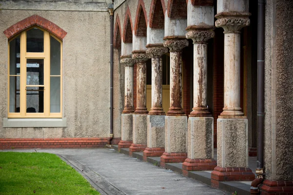 Säulen im alten Kloster — Stockfoto