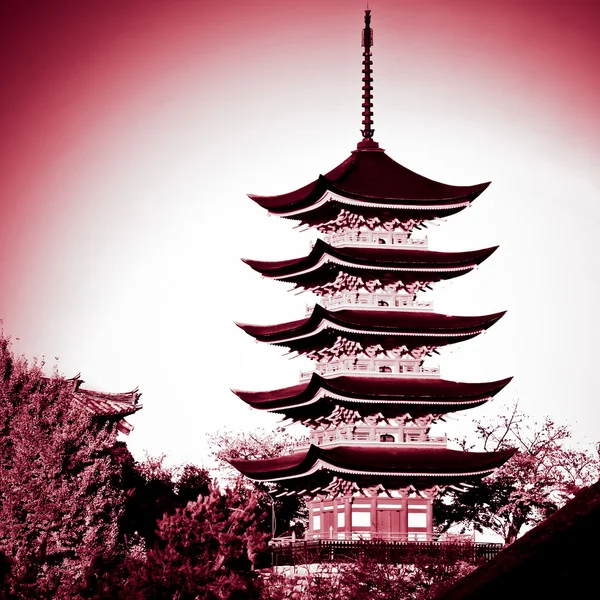 Fem våningar pagoda i miyajima, japan — Stockfoto