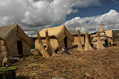 lake titicaca Uros yüzen ada