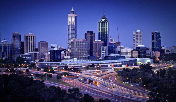 Perth Skyline bei Nacht — Stockfoto