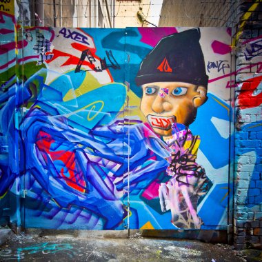 Melbourne - 14 Ağustos: Street art tanımlanamayan sanatçı tarafından. Melbourne grafiti yönetim planı bir canlı kentsel kültür sokak sanatı önemini tanır