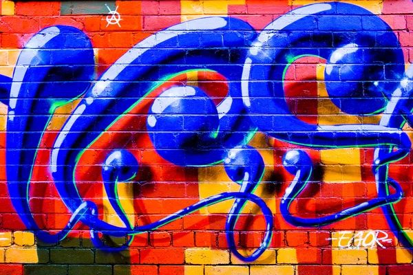 MELBOURNE - JUNHO 29: Arte de rua por artista não identificado. Plano de gestão de graffiti de Melbourne reconhece a importância da arte de rua em uma cultura urbana vibrante — Fotografia de Stock