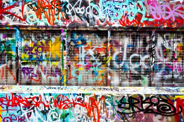 Melbourne - 14 Ağustos: Street art tanımlanamayan sanatçı tarafından. Melbourne grafiti yönetim planı bir canlı kentsel kültür sokak sanatı önemini tanır - Stok İmaj