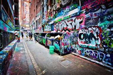 Melbourne - 14 Ağustos: Street art tanımlanamayan sanatçı tarafından. Melbourne grafiti yönetim planı bir canlı kentsel kültür sokak sanatı önemini tanır