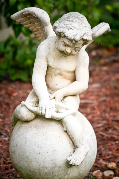 Garden sculpture — Stock Photo, Image