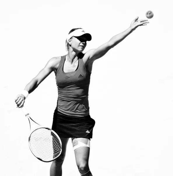 MELBOURNE, AUSTRALIA - 26 DE ENERO: Maria Kirilenko en acción en su cuarta derrota final ante Jie Zheng durante el Abierto de Australia 2010 — Foto de Stock