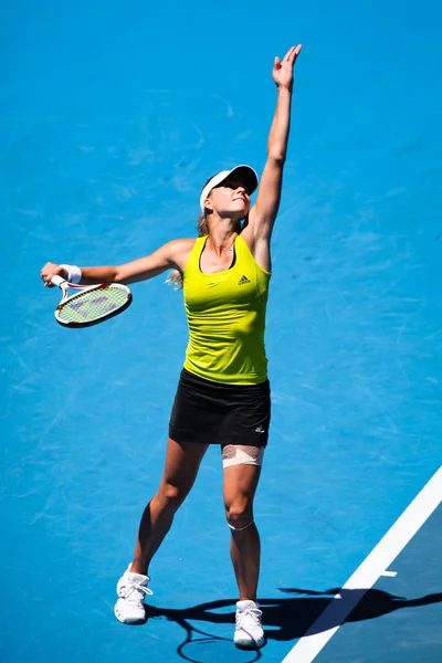 MELBOURNE, AUSTRALIA - 26 GENNAIO: Maria Kirilenko in azione ai quarti di finale contro Jie Zheng durante gli Australian Open 2010 — Foto Stock
