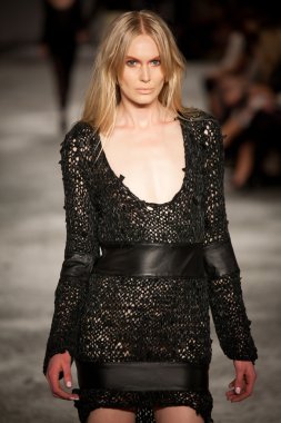 Melbourne - 19 Mart: Bir model 2011 L'Oreal Melbourne moda Festivali Melias designs vitrinler