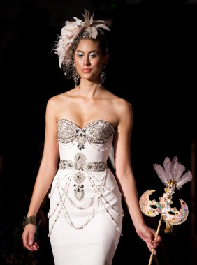 Melbourne - 19 Mart: Bir model tasarımları 2011 L'Oreal Melbourne moda Festivali Judith Valente tarafından vitrinler