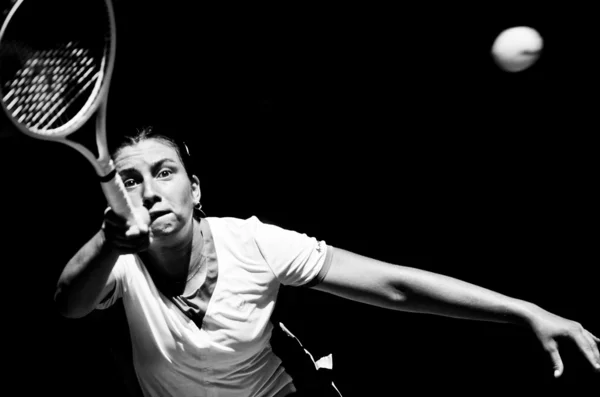 MELBOURNE - 23 JANVIER : Anastasija Sevastova, de Lettonie, lors de sa quatrième défaite contre Caroline Wozniacki, du Danemark, à l'Open d'Australie 2011 — Photo