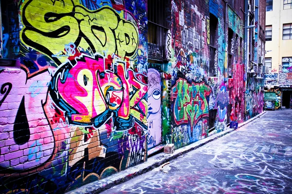 Melbourne - 9.02: Street art door onbekende kunstenaar. Melbourne graffiti beheersplan erkent het belang van de straatkunst in een levendige stedelijke cultuur — Stockfoto