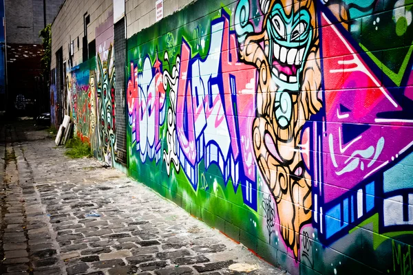 MELBOURNE - FEB 9: Street art by unidentified artist. Melbourne's graffiti management plan recognises the importance of street art in a vibrant urban culture — Stock Photo, Image