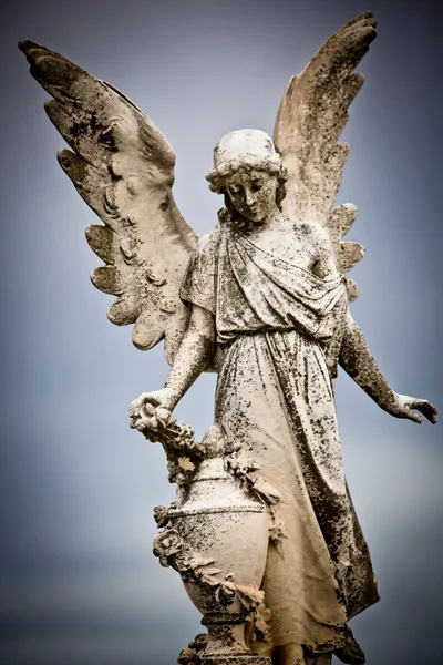 Vacker skulptur på en melbourne kyrkogård — Stockfoto