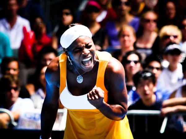 MELBOURNE, AUSTRALIA - 23 GENNAIO: Serena Williams durante il suo terzo turno contro Carla Suarez Navarroof Spagna durante l'Australian Open 2010 — Foto Stock