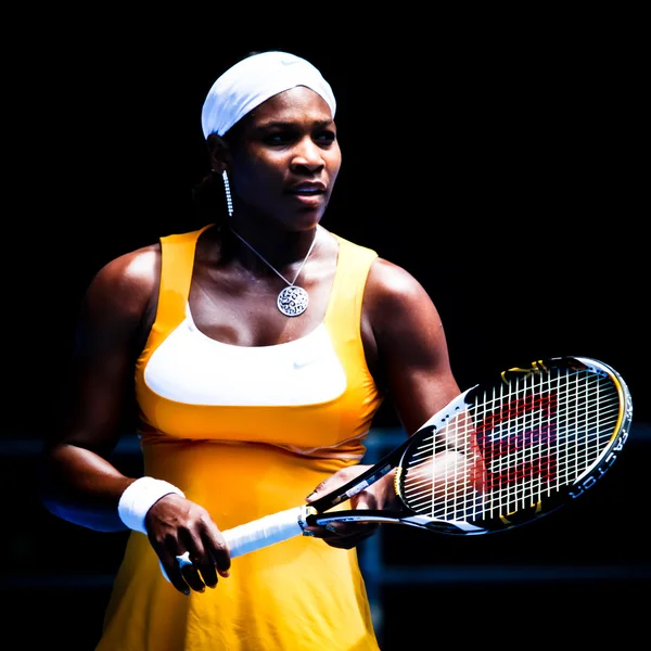 MELBOURNE, AUSTRALIA - 23 de enero: Serena Williams durante su partido de tercera ronda contra Carla Suárez Navarroof España durante el Abierto de Australia 2010 — Foto de Stock