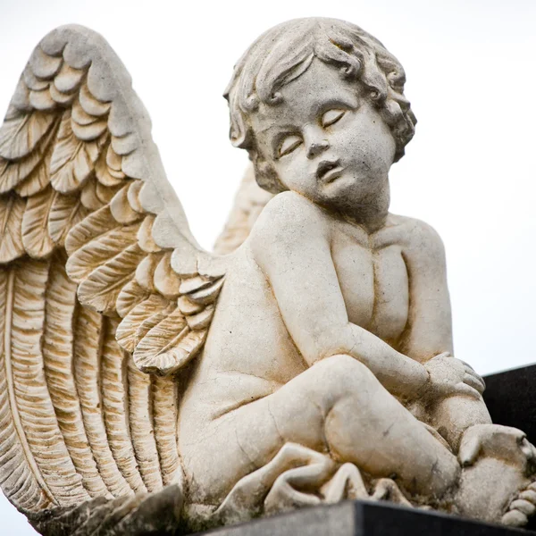 漂亮的雕塑在墨尔本公墓 — 图库照片
