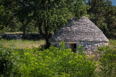 Taşlı evi