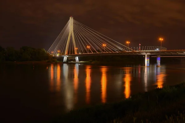 Varsóvia Polônia Junho 2021 Vista Noturna Ponte Swietokrzyski Sobre Rio — Fotografia de Stock