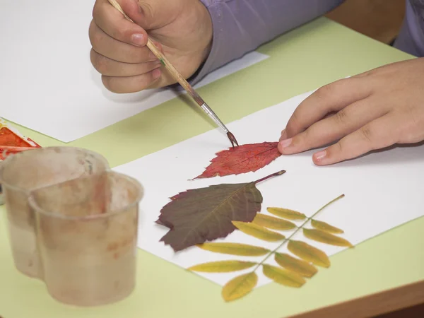 The hands are made of natural materials — Stock Photo, Image